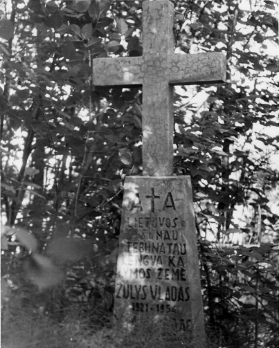 Vlado Žulio kapas Debine 1969 m.